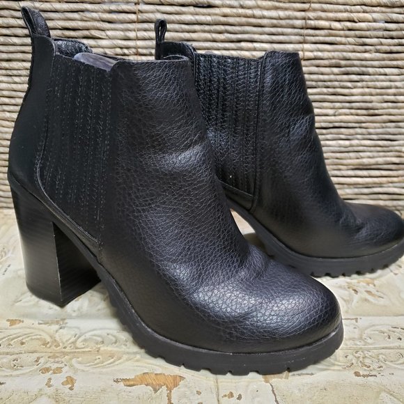 Sam & Libby Shoes - Sam & Libby Black Chunky Heel Ankle Boot Size 8.5